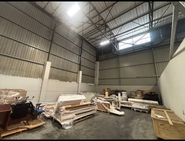 3,213M² WAREHOUSE TO LET IN AIRPORT INDUSTRIA